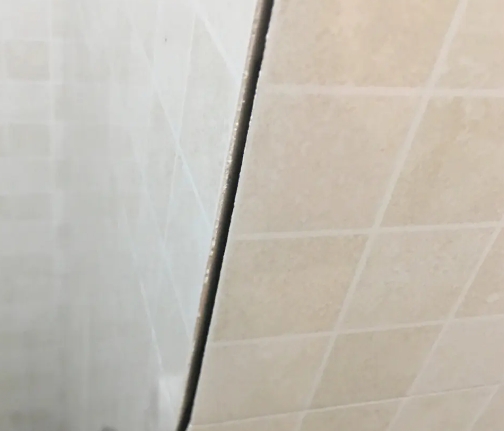 获嘉瓷砖空鼓维修公司分享阳台瓷砖脱落的修复过程可以分为以下几个步骤